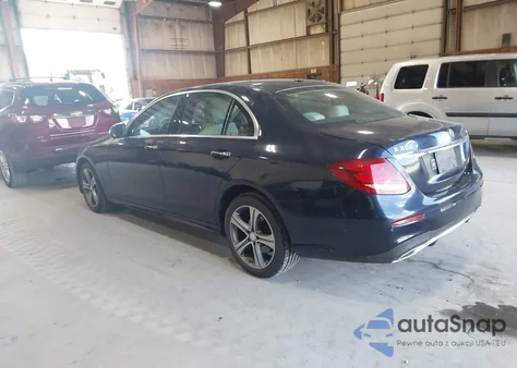 2019 Mercedes-Benz E 300 4Matic z USA, uszkodzony, nr VIN WDDZF4KB9KA531292